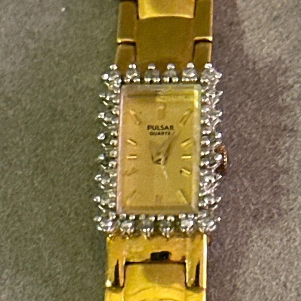 Pulsar V220-L336A Gold Tone Crystal Bezel Rectangular Quartz‎ Dress Watch 6.5